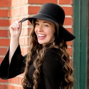 Meet your Posher, Cassidi